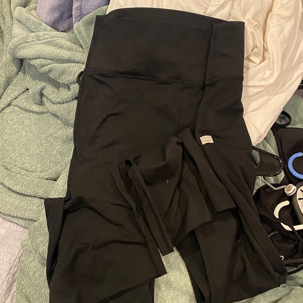 Vuori Black flare High-Rise Performance Leggings